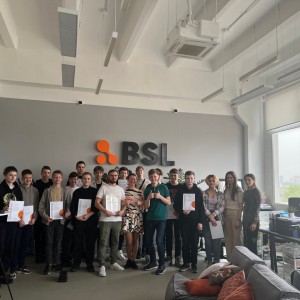 Наши резиденты проходят стажировку в IT-компании BSL - КИБЕРшкола программирования для детей, компьютерные курсы для школьников, начинающих и подростков - KIBERone г. Ульяновск